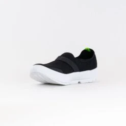 OOFOS OOmg (Women's) -White/Black -Chiappetta Shoes MG 0211