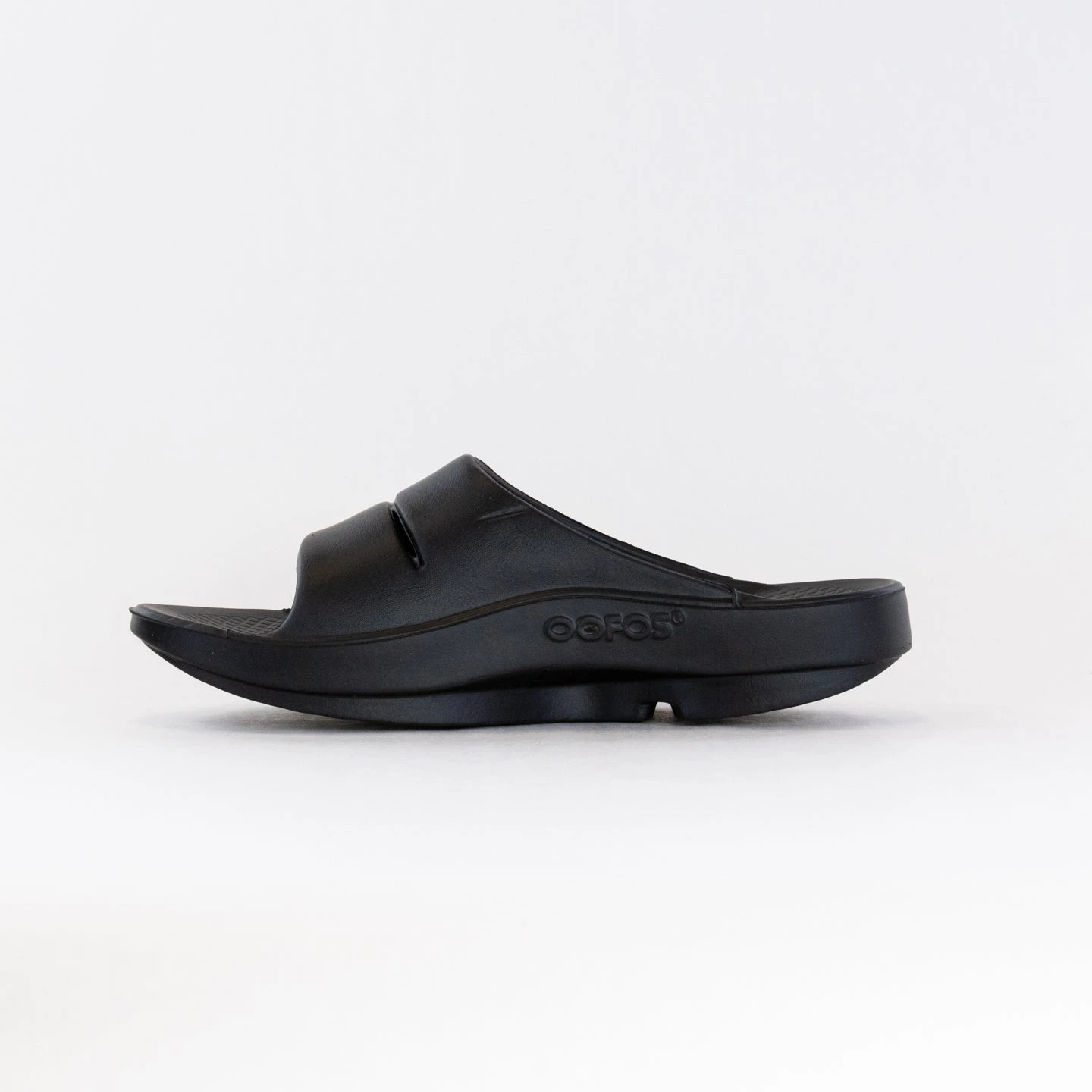 OOFOS Ooahh Slide Sandal (Unisex) - Black 7 OOFOS Ooahh Slide Sandal (Unisex) - Black - Image 5