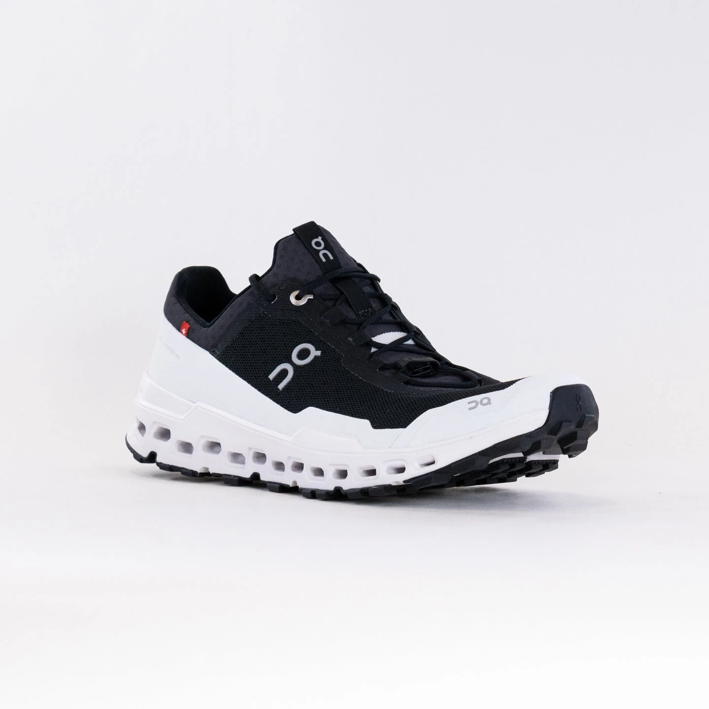 On Running On Cloudultra (Women's) - Black/White 4 On Running On Cloudultra (Women's) - Black/White - Image 2