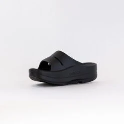 OOFOS OOMega Ooahh Sandal (Women's) - Black -Chiappetta Shoes MG 5239
