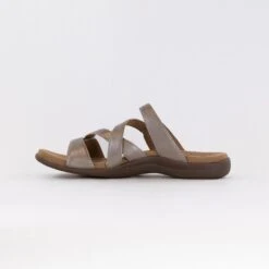 Taos Double U (Women's) - Champagne -Chiappetta Shoes MG 5939