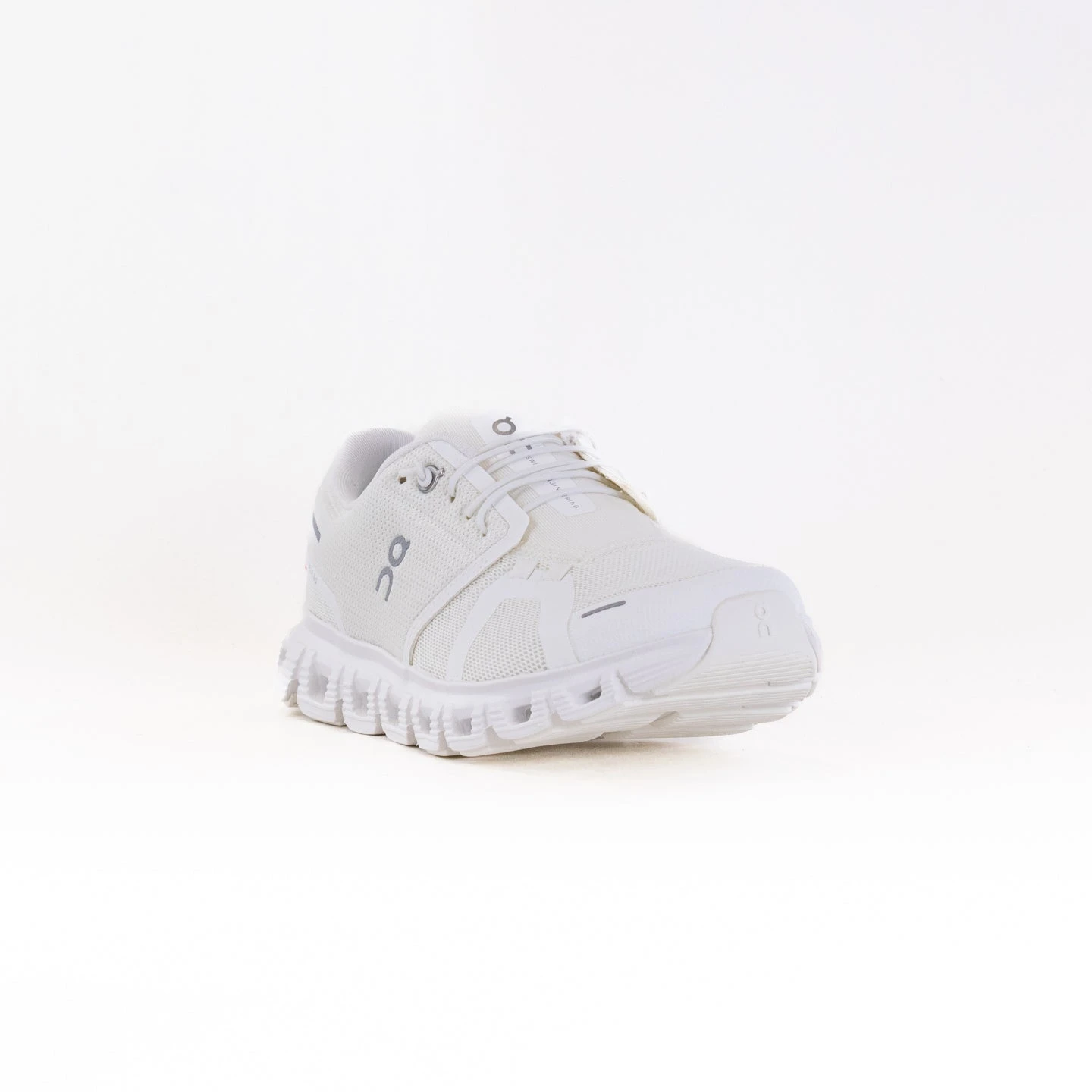 On Running On Cloud 6 (Women's) - White/White 4 On Running On Cloud 6 (Women's) - White/White - Image 2