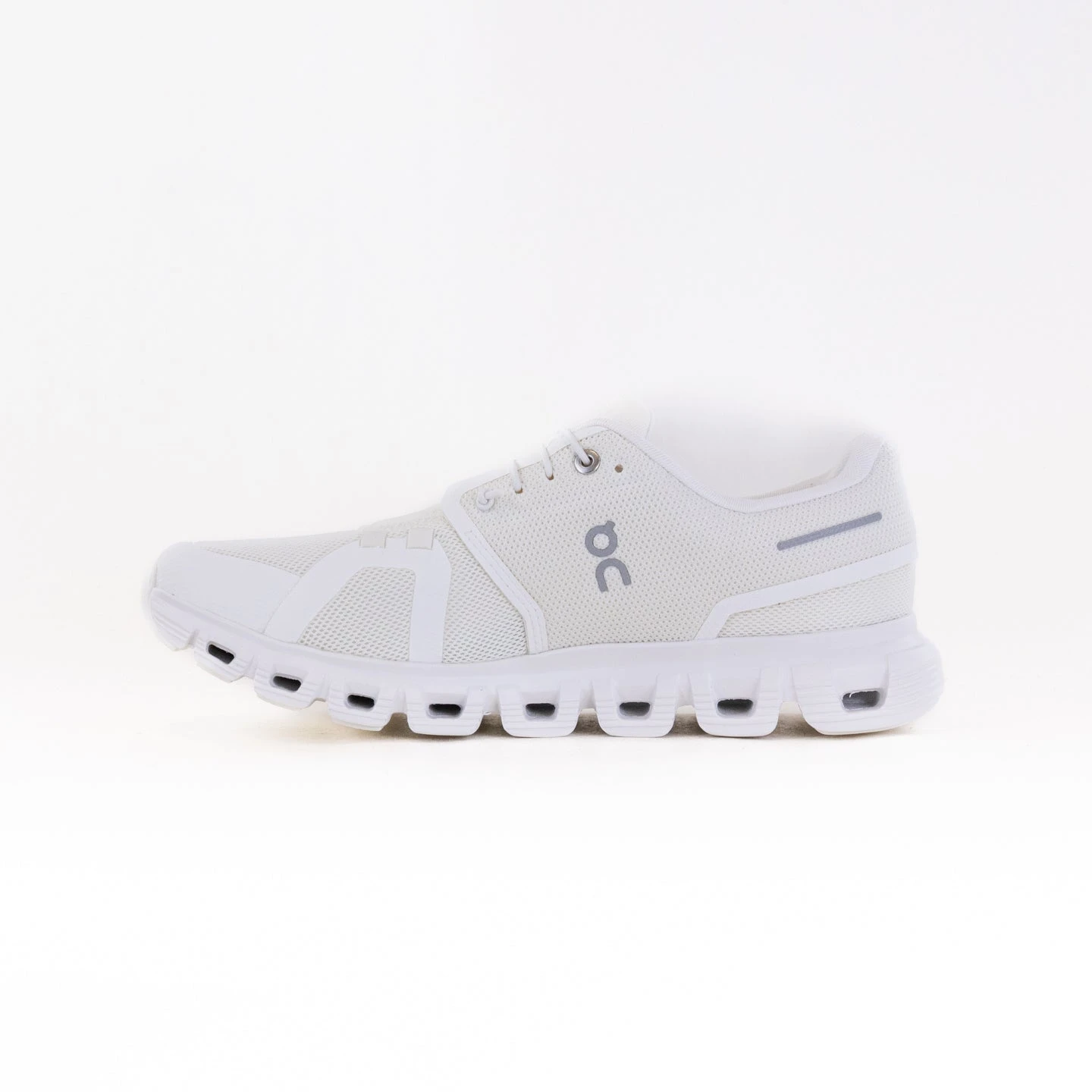 On Running On Cloud 6 (Women's) - White/White 7 On Running On Cloud 6 (Women's) - White/White - Image 5
